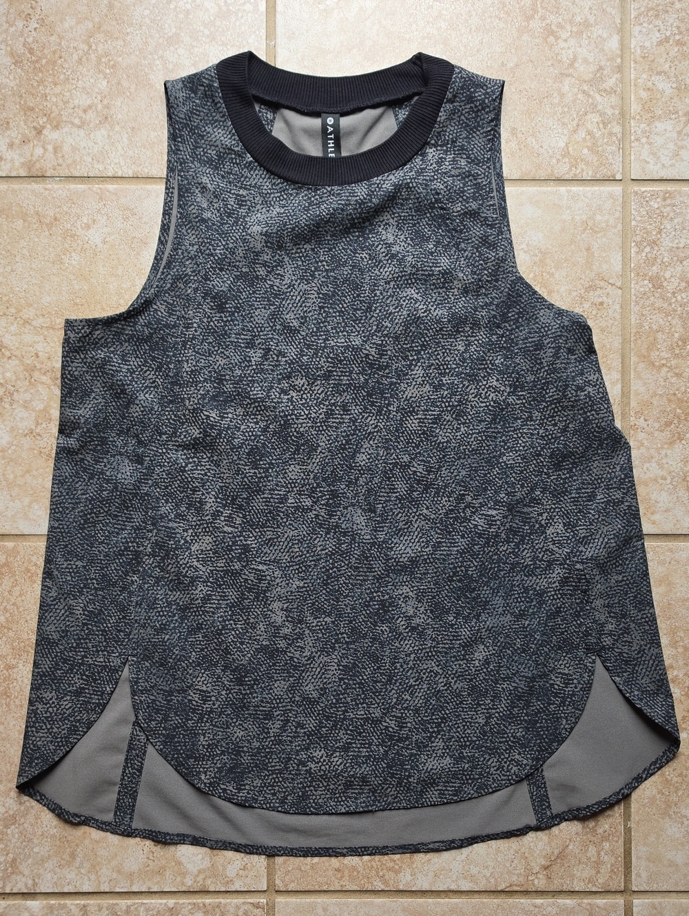 Athleta Slate Grey Patterned Sleeveless Tank Top